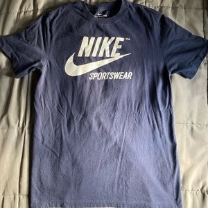 Nike sportswear t-shirt